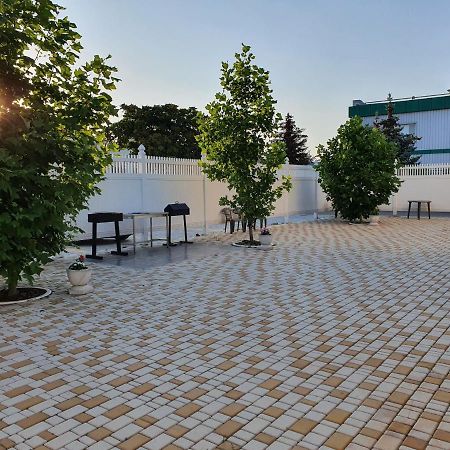 Aleksandriya Hotel Chernomorsk Exterior foto